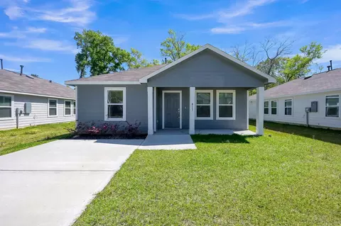 811 Jefferson Ave, Cleveland, TX 77327