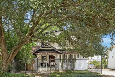3613 Audubon Pl, Houston, TX 77006