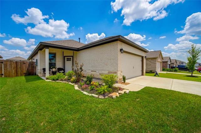 3016 Plateau Dr, Brookshire, TX 77423