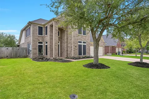 418 Gastonbury Ct, League City, TX 77573