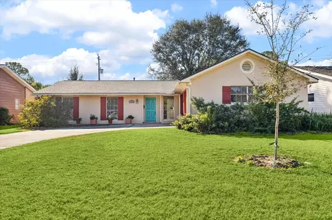 9407 Meadowbriar Ln, Houston, TX 77063