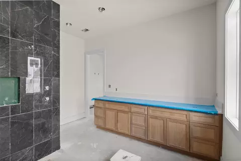 Bath - 3022 Silverbell Ct, Bryan, TX 77807 photo 3 of 5