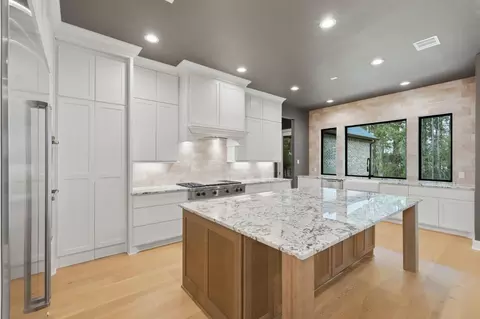 8104 High Meadow Ridge Ct, Montgomery, TX 77316