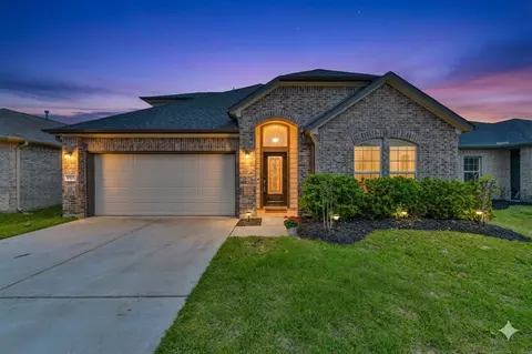 4623 Painted Bunting Ln, Baytown, TX 77521