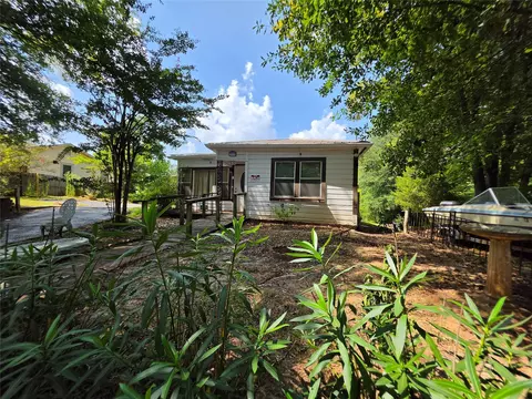 919 E Murchison St, Palestine, TX 75801