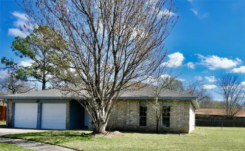 7918 Bunker Wood Ln, Houston, TX 77086