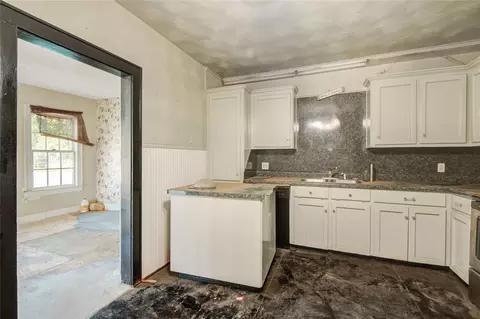 Kitchen - 508 E 2nd St, Sweeny, TX 77480 photo 2 of 3