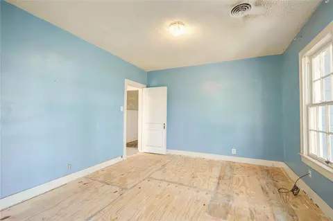 Bedroom - 508 E 2nd St, Sweeny, TX 77480 photo 6 of 8