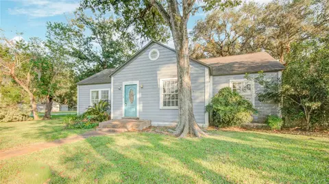 Exterior - 508 E 2nd St, Sweeny, TX 77480 photo 3 of 12