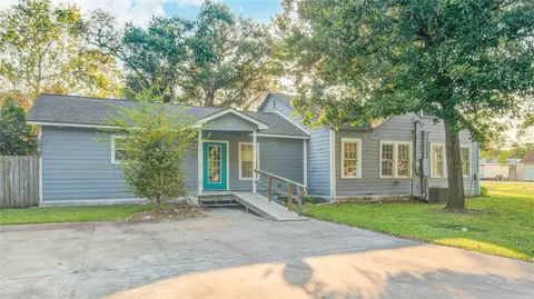 Exterior - 508 E 2nd St, Sweeny, TX 77480 photo 10 of 12