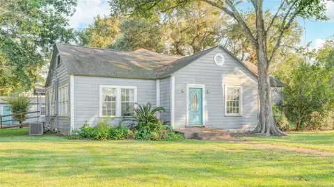 Exterior - 508 E 2nd St, Sweeny, TX 77480 photo 12 of 12
