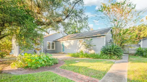 Exterior - 508 E 2nd St, Sweeny, TX 77480 photo 6 of 12
