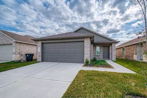 Exterior - 24307 Oriole Summit Dr, Spring, TX 77373 photo 2 of 5