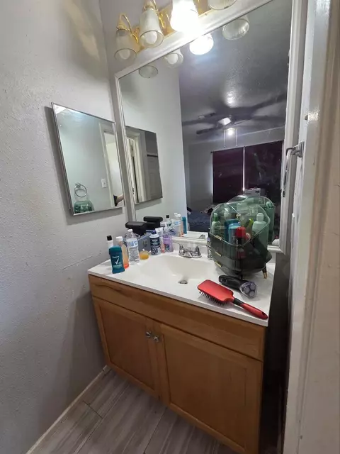 Bath - 4607 Roserock Ln, Spring, TX 77388 photo 5 of 5