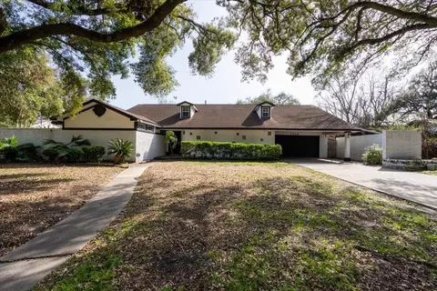 7916 Glenview Dr, Houston, TX 77061