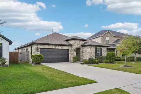 415 Barrios Bay Ln, La Porte, TX 77571
