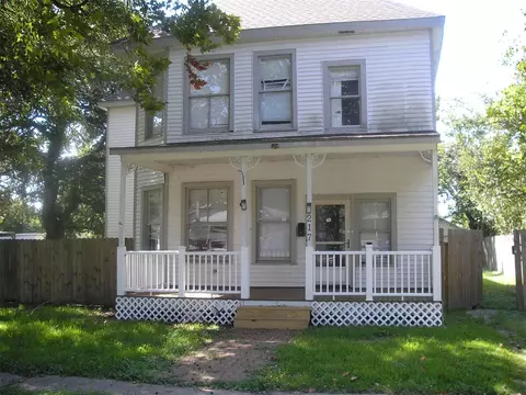 217 3rd Ave N, Texas City, TX 77590