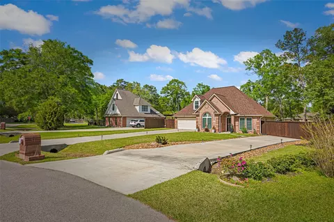 910 Apollo St, New Caney, TX 77357