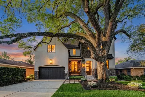 2111 Saxon Dr, Houston, TX 77018