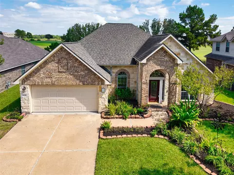 10010 Red Mesa Dr, Houston, TX 77095