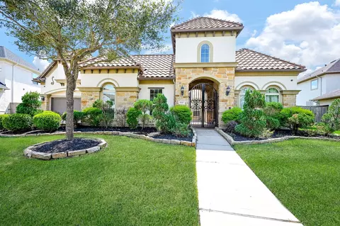 6115 Abercombie Ln, Sugar Land, TX 77479