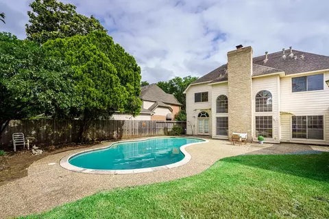 11322 Del Monte Dr, Houston, TX 77077