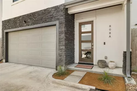 808 Woodcrest Dr #A, Houston, TX 77018