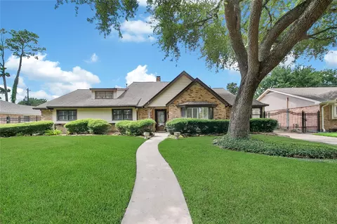 1030 Chantilly Ln, Houston, TX 77018