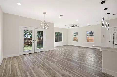 9807 Bamboo Rd #B, Houston, TX 77041
