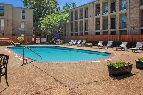 4631 Wild Indigo St #574, Houston, TX 77027