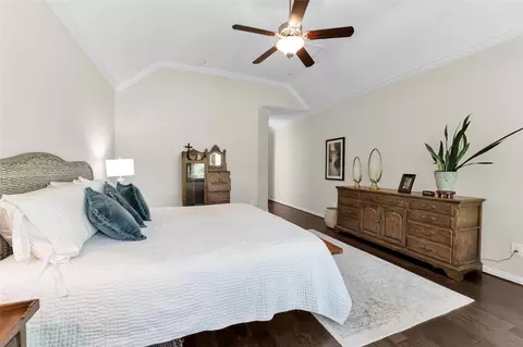 Bedroom - 1015 Ginger Glade Ln, Pinehurst, TX 77362 photo 2 of 5