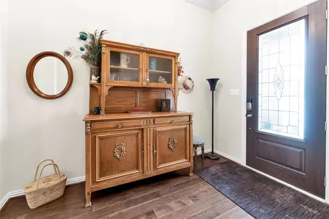 Entry Way - 1015 Ginger Glade Ln, Pinehurst, TX 77362 photo 3 of 3