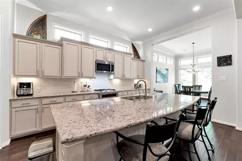 Kitchen - 1015 Ginger Glade Ln, Pinehurst, TX 77362 photo 3 of 3