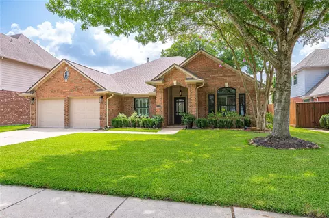 814 Maplewood Falls Ct, Houston, TX 77062