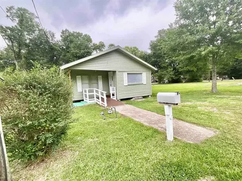 655 N 2nd St, Silsbee, TX 77656