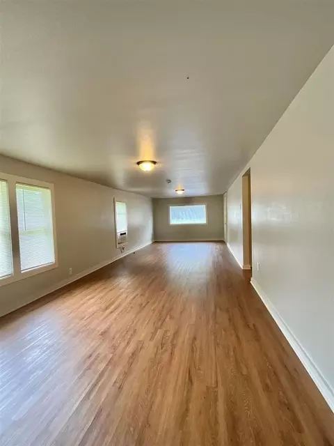 Living - 655 N 2nd St, Silsbee, TX 77656 photo 2 of 2