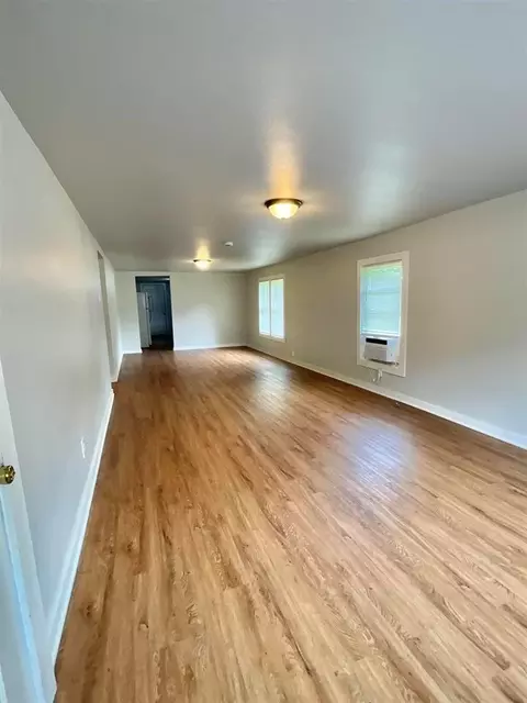 Living - 655 N 2nd St, Silsbee, TX 77656 photo 1 of 2