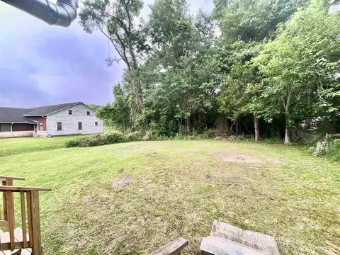 Exterior - 655 N 2nd St, Silsbee, TX 77656 photo 2 of 3