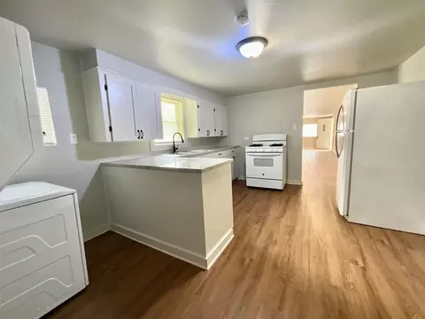 Kitchen - 655 N 2nd St, Silsbee, TX 77656 photo 5 of 5