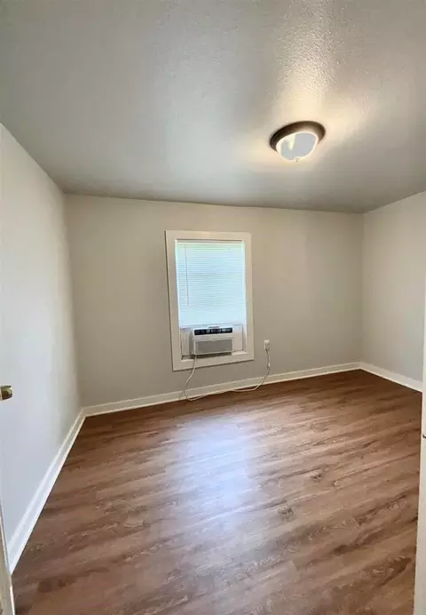 Bedroom - 655 N 2nd St, Silsbee, TX 77656 photo 1 of 3
