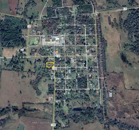 9485 Magnolia St, Richards, TX 77873 photo 2