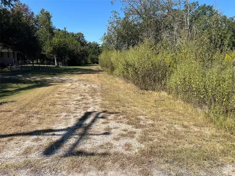9485 Magnolia St, Richards, TX 77873 photo 3