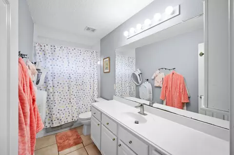 Bath - 11906 Helene Ct, Pinehurst, TX 77362 photo 3 of 7