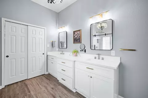 Bath - 11906 Helene Ct, Pinehurst, TX 77362 photo 7 of 7