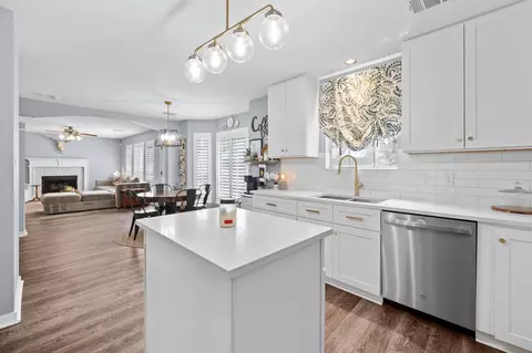 Kitchen - 11906 Helene Ct, Pinehurst, TX 77362 photo 6 of 6