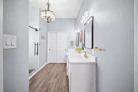 Bath - 11906 Helene Ct, Pinehurst, TX 77362 photo 5 of 7