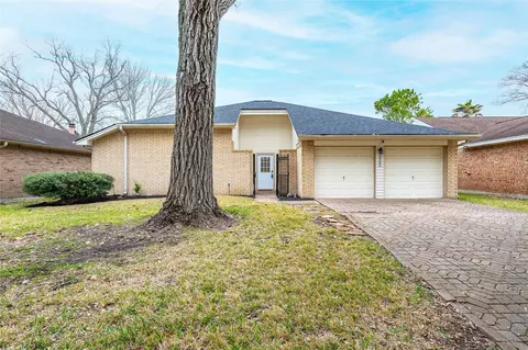 2506 Bisontine St, Friendswood, TX 77546