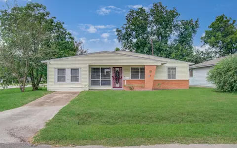 3326 Proswimmer St, Houston, TX 77088