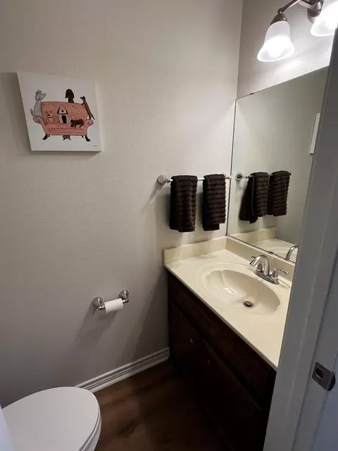 Bath - 669 Lake Shore Dr, Trinity, TX 75862 photo 1 of 3