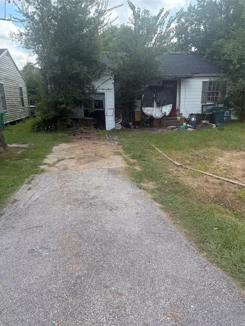 4810 Galveston St, Beaumont, TX 77703